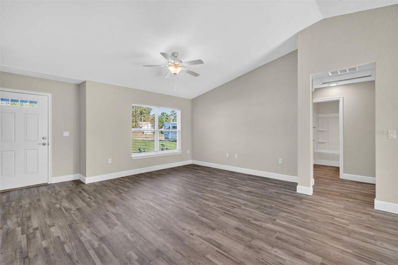 3 bedroom Single Family Residence at 10 Juniper Loop Run, Silver Springs Shores, Ocala — photo 5