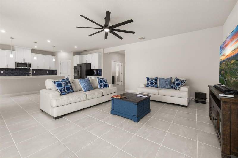 4 bedroom Single Family Residence at 11182 Nellie Crossing Circle, Lake Nellie Xing, Clermont — photo 3