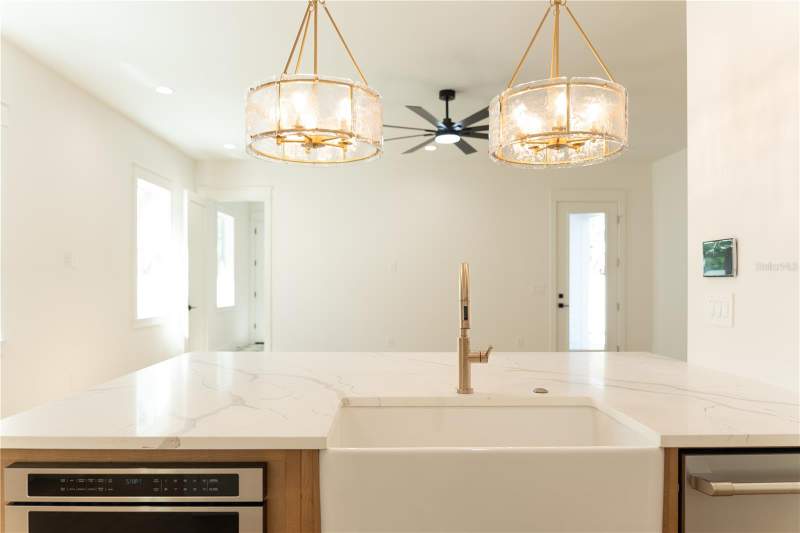 5 bedroom Single Family Residence at 1200 13th Street, Edina Garden Of Eden, St Petersburg — photo 5
