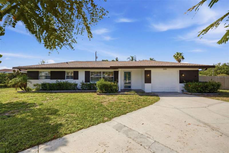 4 bedroom Single Family Residence at 2051 Magnolia Drive, Druid Park, Clearwater — photo 2