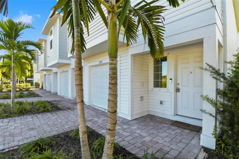 2 bedroom Condominium at 2537 6th Avenue Drive, City Homes At Cypress Walk, Bradenton — photo 3