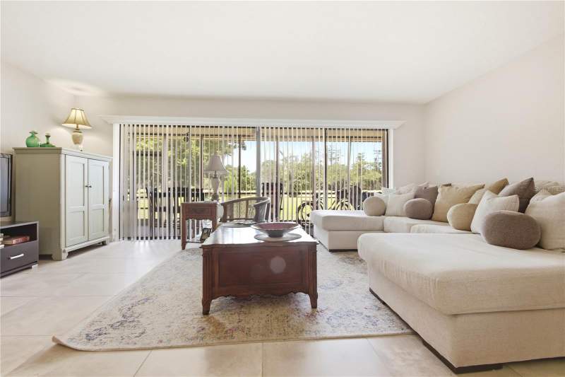 3 bedroom Villa at 260 Michaels Circle, East Lake Woodlands Cluster Homes, Oldsmar — photo 5
