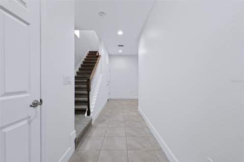 6118 Voyagers Place, Apollo Beach FL - photo 16 of 46