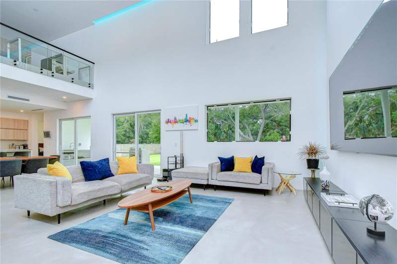 4 bedroom Single Family Residence at 6805 New York Drive, Spillers 1st Add, Tampa — photo 5
