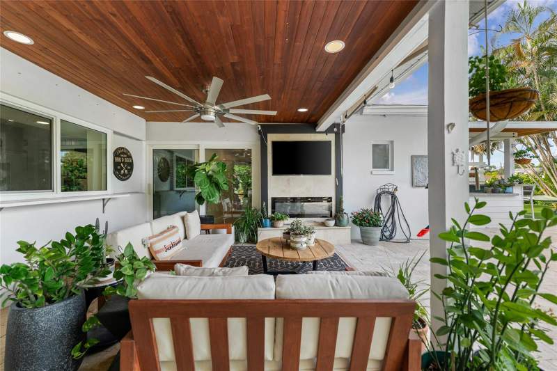 4 bedroom Single Family Residence at 4785 Butterfly Place, Shore Acres Butterfly Lake Rep, St Petersburg — photo 4