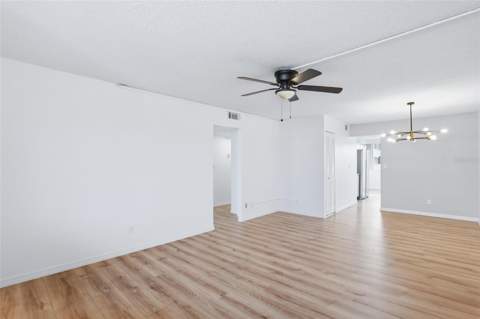 5095 Bay Street #210, St Petersburg FL - photo 6 of 29