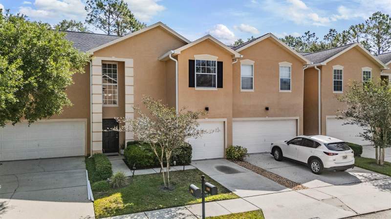 Emerald Pointe Townhomes At Ta
