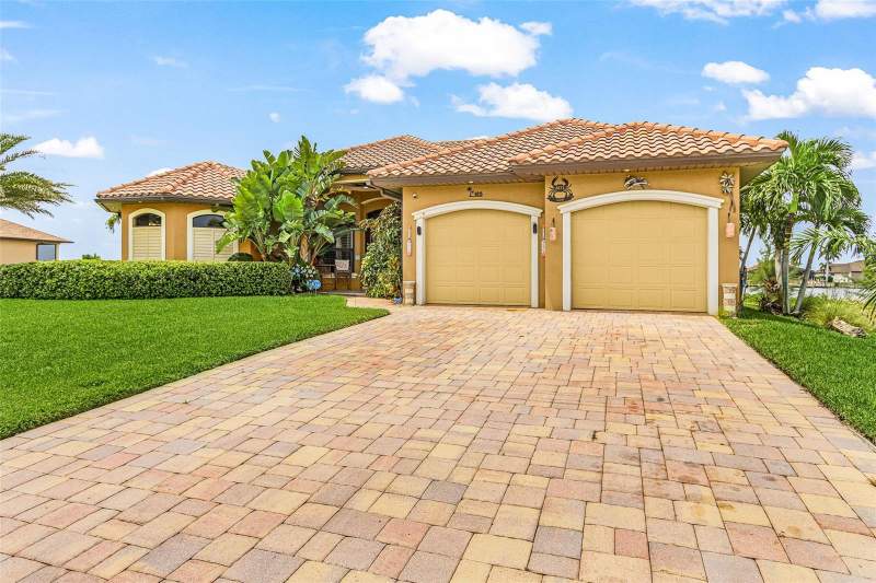 3 bedroom Single Family Residence at 4615 NW 32nd Terrace, Cape Coral, Cape Coral — photo 2