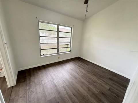 8302 N Flintrock Court, Tampa FL - photo 6 of 18