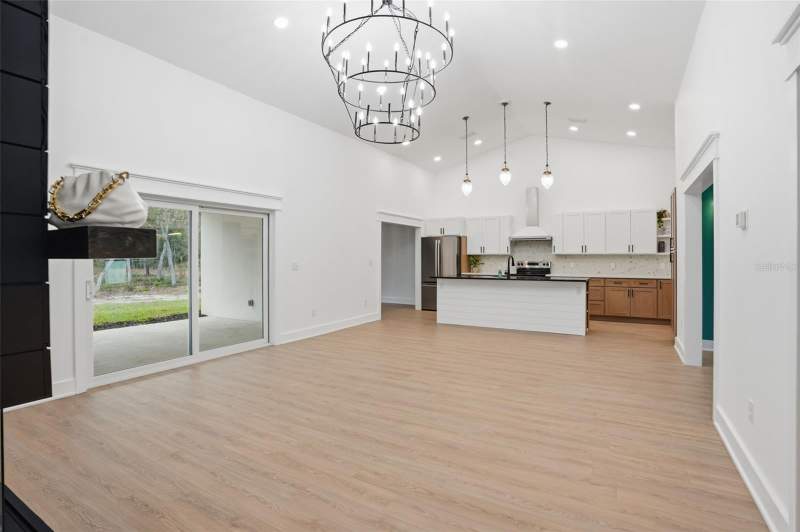 3 bedroom Single Family Residence at 34111 August Avenue, Ridge Manor Estate, Webster — photo 5