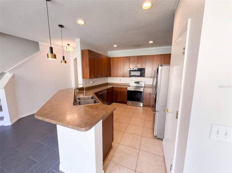 3 bedroom Townhouse at 348 Golden Dewdrop Way, Copper Chase, Oviedo — photo 2
