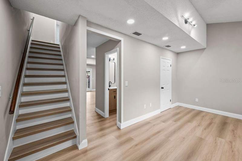 2 bedroom Condominium at 824 W 25th Street, Country Club Manor Condo, Sanford — photo 2