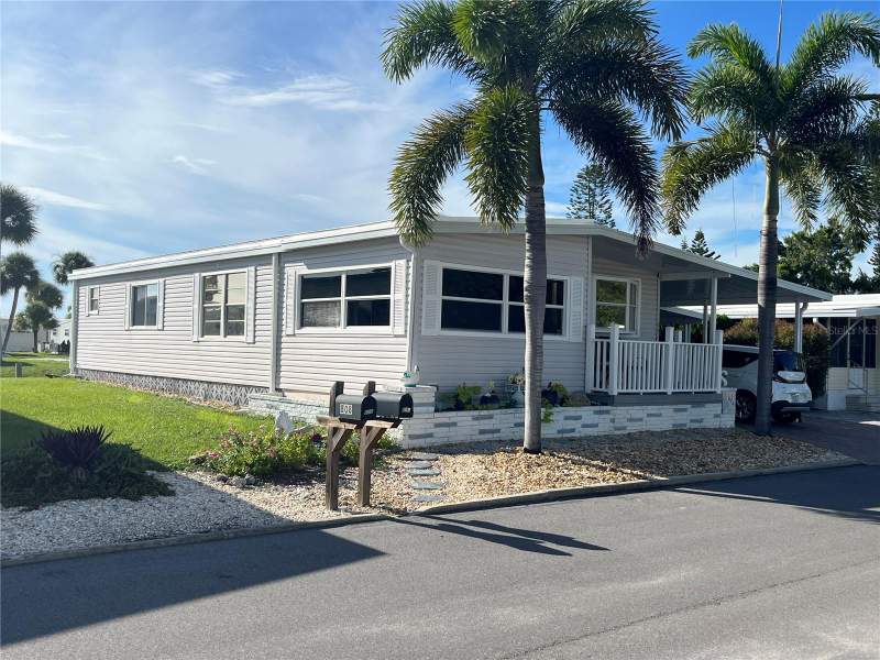 2 bedroom Manufactured Home at 804 Cervina Drive, Venice Isle, Venice — photo 2