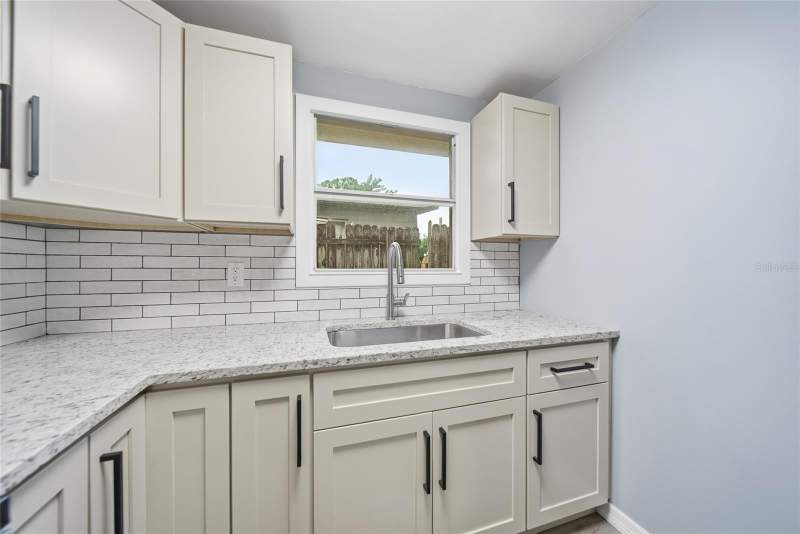 2 bedroom Single Family Residence at 11982 106th Street, Orange Lake Village, Largo — photo 5