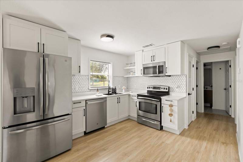 2 bedroom Single Family Residence at 2312 SW Fort King Street, West End Of Ocala, Ocala — photo 4