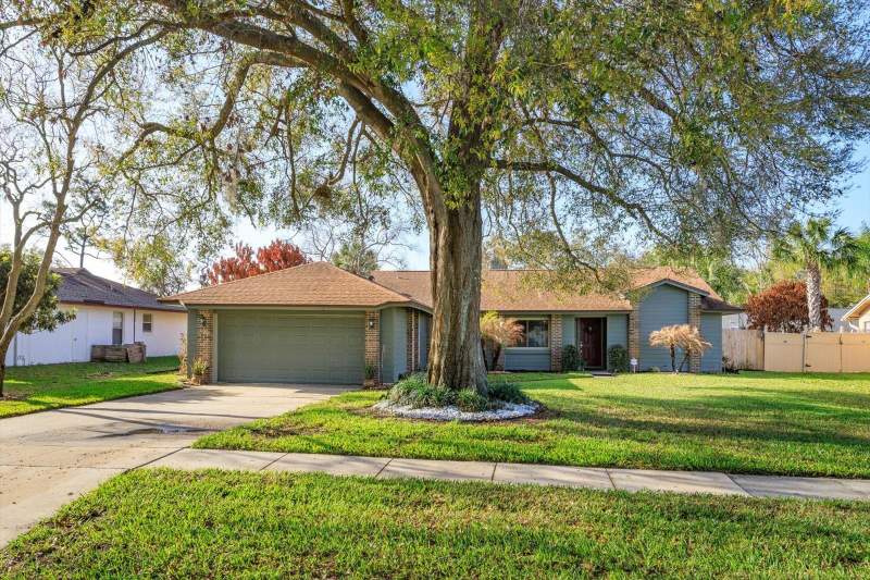 9237 SABAL PALM CIRCLE home for sale in Silver Woods