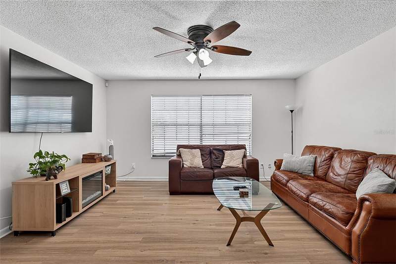 3 bedroom Single Family Residence at 9 Bridget Terrace, Oak Forest Ph 01-05, Ormond Beach — photo 3