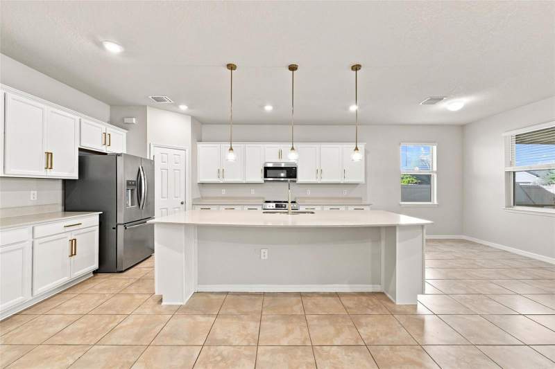 6 bedroom Single Family Residence at 18359 Cortes Creek Boulevard, Talavera Ph 1A-3, Spring Hill — photo 4