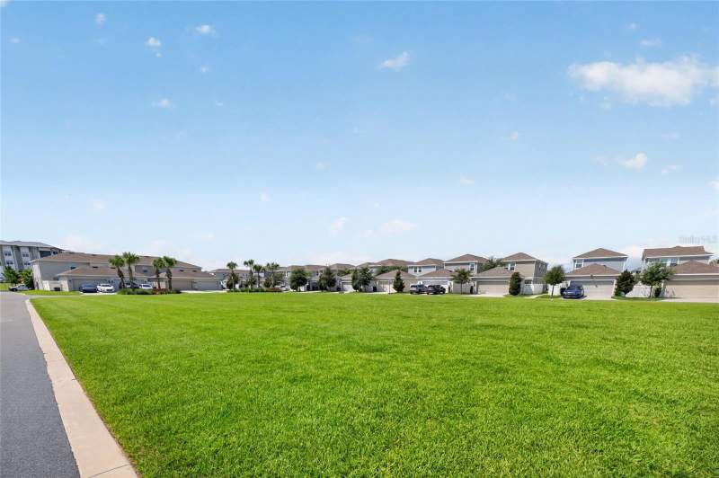 3 bedroom Townhouse at 10648 Words Drive, Storey Grove, Winter Garden — photo 2