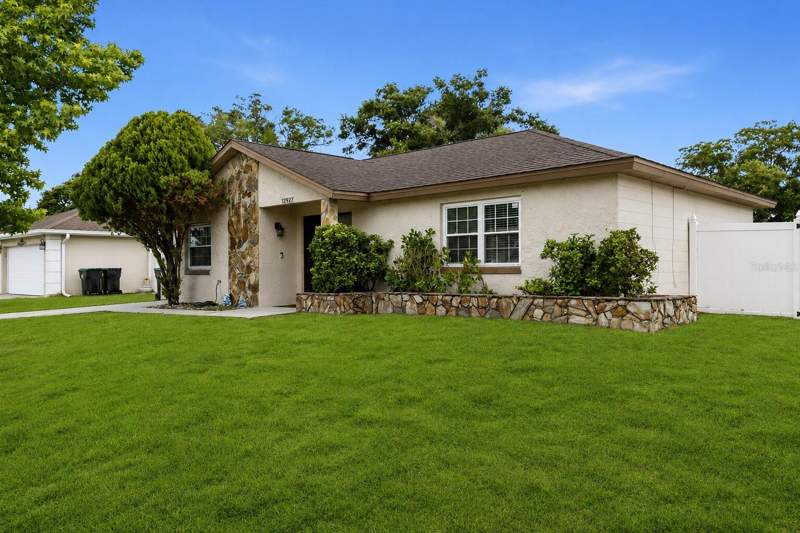 4 bedroom Single Family Residence at 12927 Montana Woods Lane, Meadow Woods Village 05, Orlando — photo 2