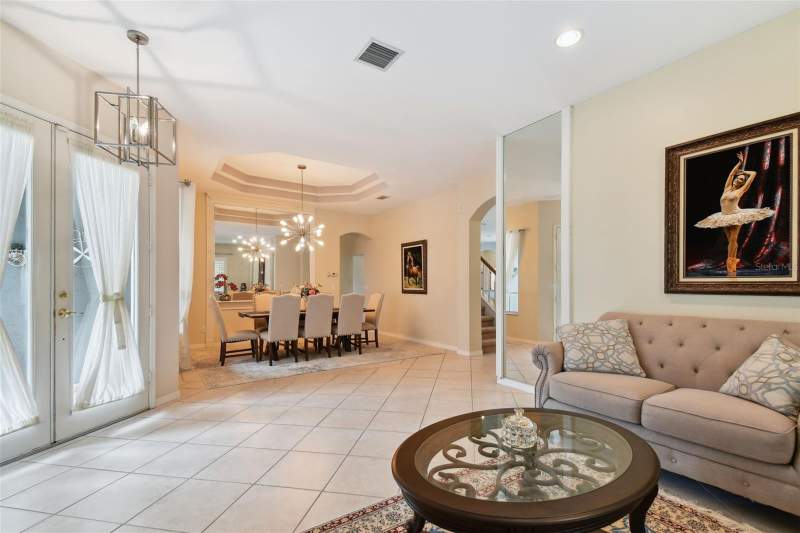 5 bedroom Single Family Residence at 10502 Castleford Way, Westchase Sec 370, Tampa — photo 4