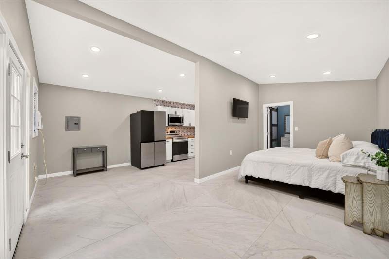 1 bedroom Single Family Residence at 5686 E Highway 316, Praire View, Citra — photo 5