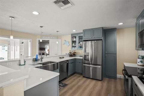 6360 2nd Palm Point, St Petersburg FL - photo 14 of 59