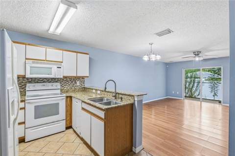 8431 Edgewater Place Boulevard, Tampa FL - photo 12 of 24