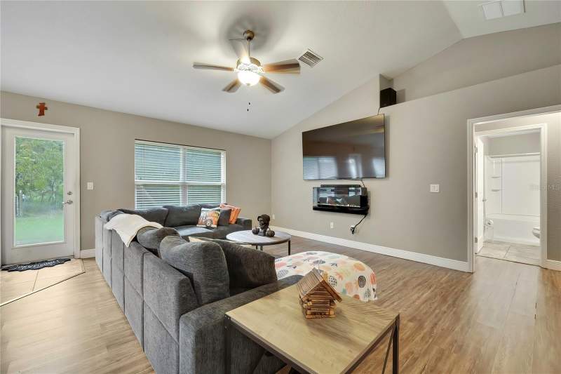 4 bedroom Single Family Residence at 12342 Quigley Avenue, Royal Highlands, Weeki Wachee — photo 3