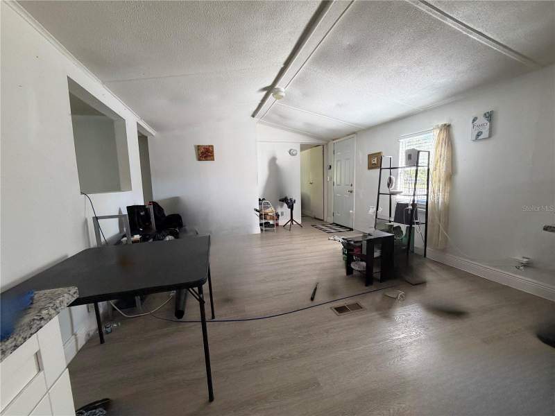 2 bedroom Manufactured Home at 17327 Trojantown Drive, Trojan Town, Spring Hill — photo 5