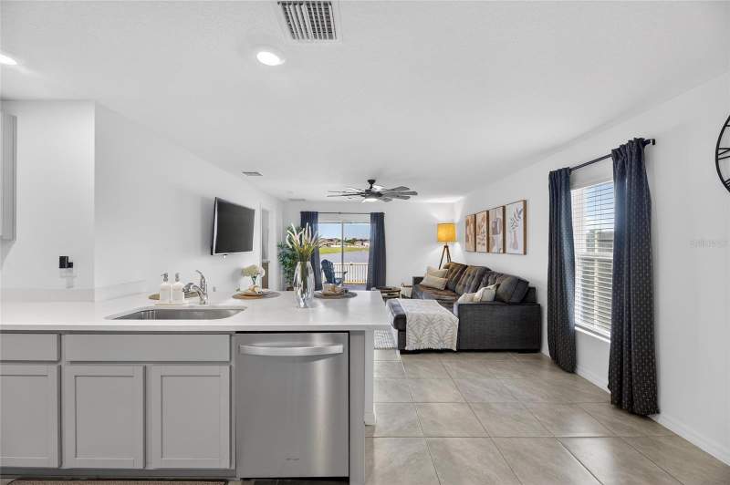 3 bedroom Single Family Residence at 3345 Blue Estuary Road, Berry Bay Sub, Wimauma — photo 4