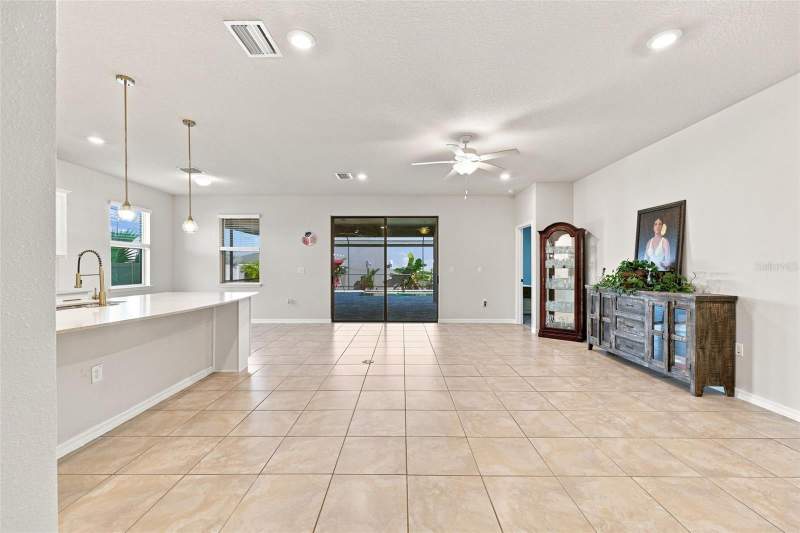 6 bedroom Single Family Residence at 18359 Cortes Creek Boulevard, Talavera Ph 1A-3, Spring Hill — photo 3