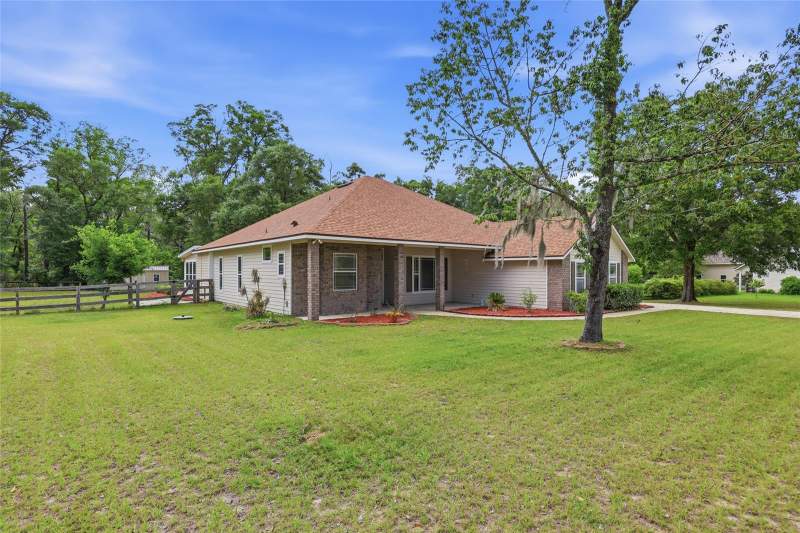 4 bedroom Single Family Residence at 25176 NW 209th Avenue, River Run Plantation, High Springs — photo 3