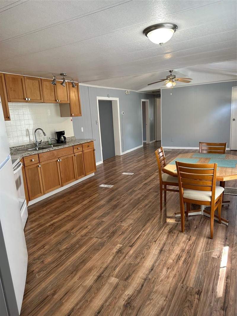 3 bedroom Manufactured Home at 17110 Live Oak Lane, Montverde Mobile Home Sub, Montverde — photo 4