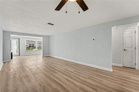4247 Stratford Drive, New Port Richey FL - photo 6 of 23