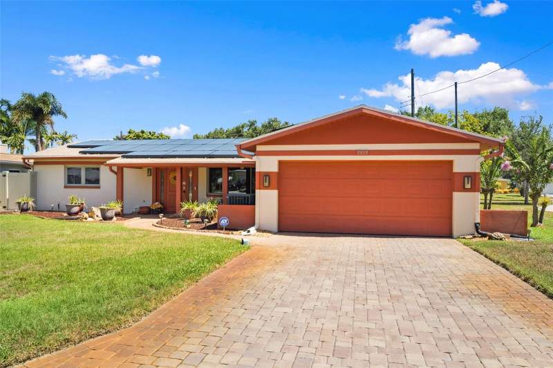 5915 46TH AVENUE home for sale in Kenneth City (1st Addition, Unit 10) Homes for Sale &amp; Prices