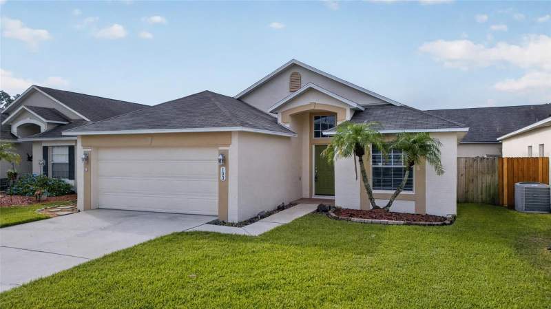3 bedroom Single Family Residence at 103 Prince Place, Mayfair Oaks, Sanford — photo 2
