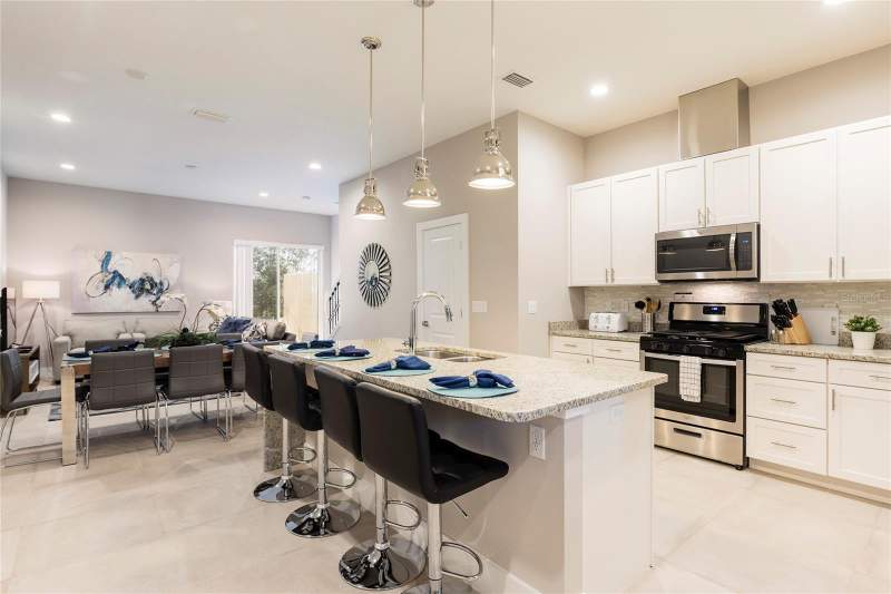 4 bedroom Townhouse at 7546 Sunville Avenue, Summerville Resort, Kissimmee — photo 2