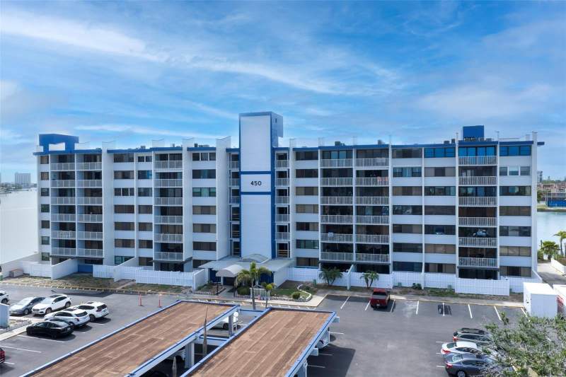 450 TREASURE ISLAND CAUSEWAY #104 home for sale in Treasure Island Tennis & Yacht Club