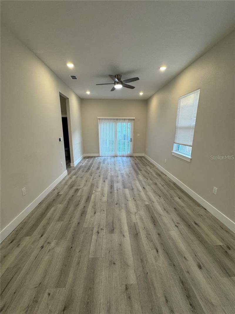 7 bedroom Single Family Residence at 1039 53rd Avenue, Franklin Heights, St Petersburg — photo 4