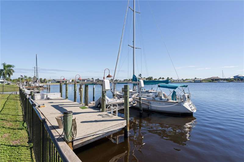 3 bedroom Single Family Residence at 21551 Edgewater Drive, Port Charlotte Sec 040, Port Charlotte — photo 4