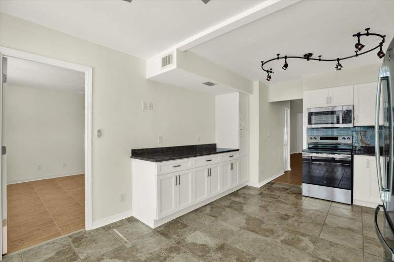 2 bedroom Condominium at 4715 Bay Street #126, Winston Park Northeast, St Petersburg — photo 5