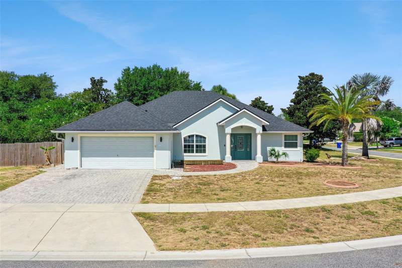 4 bedroom Single Family Residence at 4450 Abaco Drive, Tavares Groves At Baytree Ph 03, Tavares — photo 2