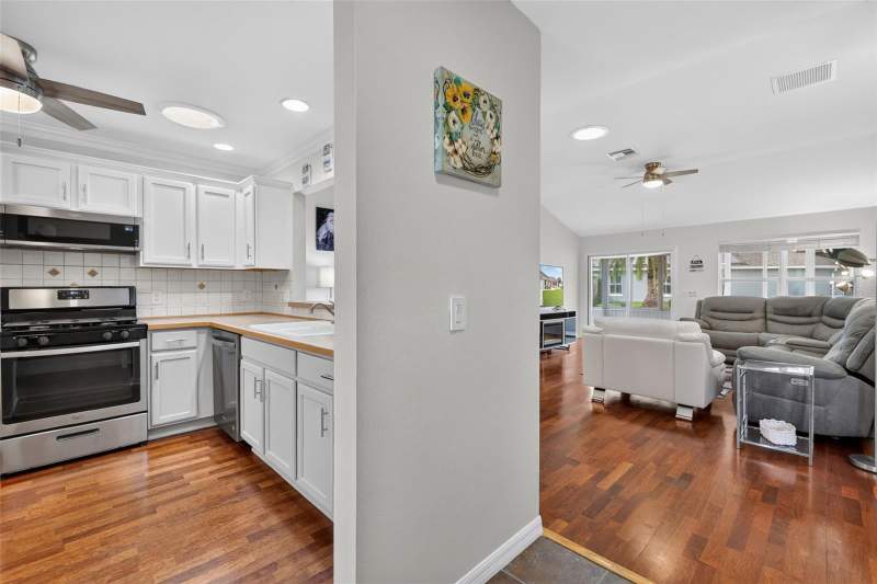 3 bedroom Single Family Residence at 17107 SE 93rd Exeter Court, The Villages, The Villages — photo 4