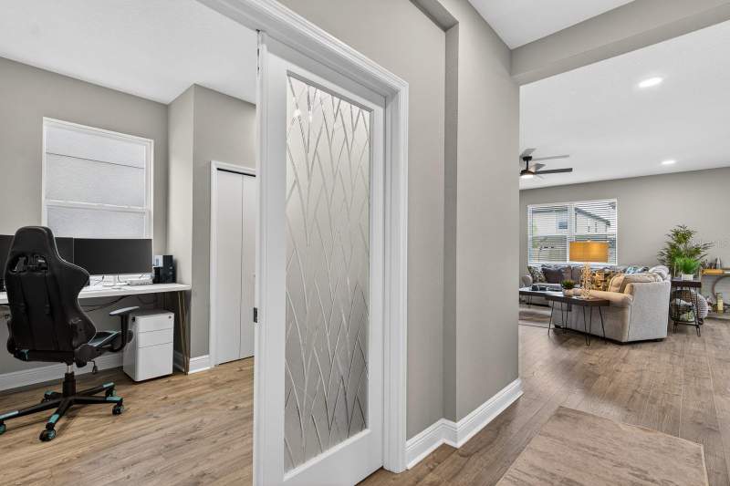 4 bedroom Single Family Residence at 7241 Notched Pine Bend, Whispering Oaks Preserve Ph 1, Wesley Chapel — photo 5