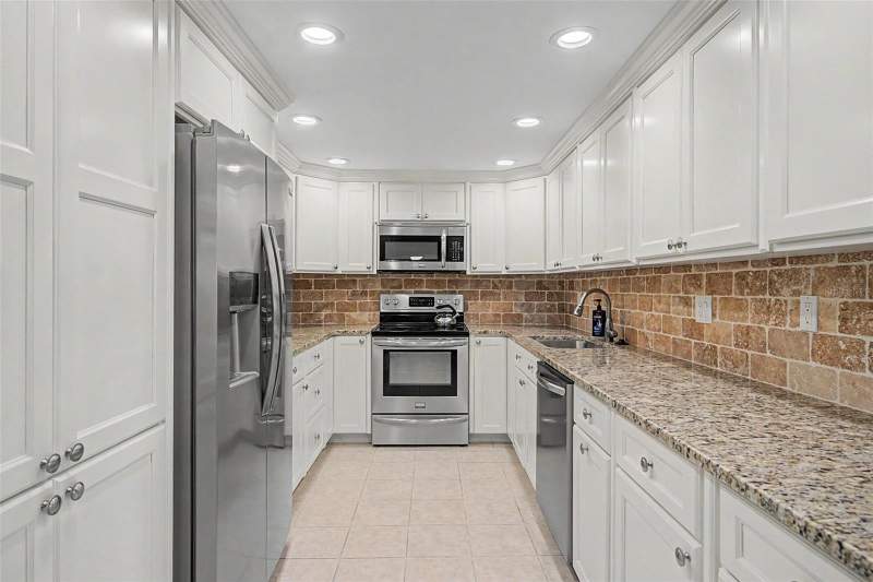 2 bedroom Condominium at 2700 Bayshore Boulevard #11202, Mediterranean Manors, Dunedin — photo 4