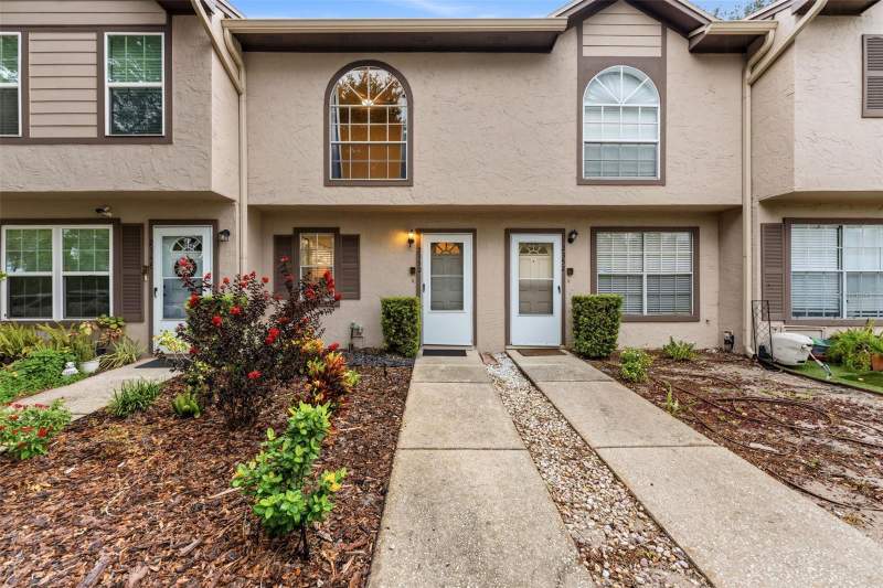 2 bedroom Townhouse at 2350 Fletchers Point Circle, Fletchers Point, Tampa — photo 3
