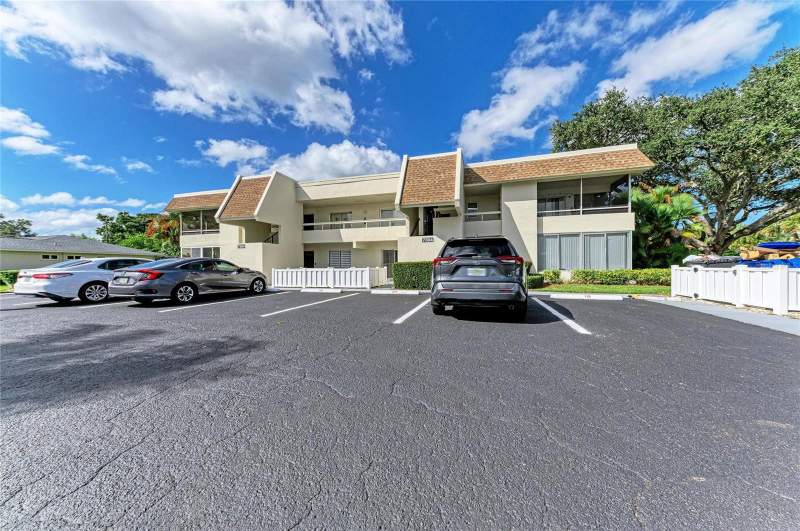1 bedroom Condominium at 7304 W Country Club Drive #115, Palm-Aire Desoto Lakes Country Club 3, Sarasota — photo 3