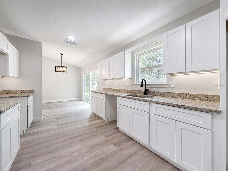 3 bedroom Single Family Residence at 12728 SE 102nd Terrace, Lake Weir Hts, Belleview — photo 2