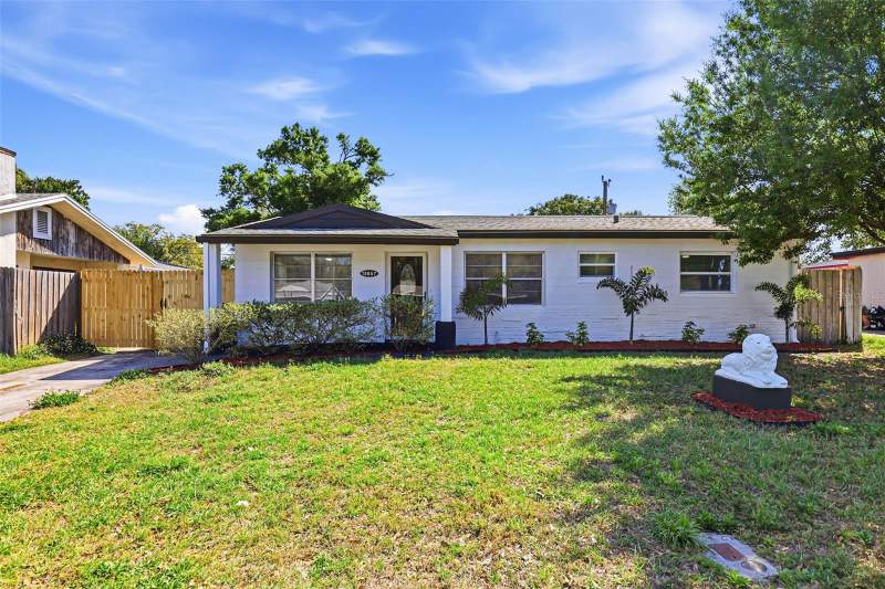 4 bedroom Single Family Residence at 13657 120TH LANE, RIDGECREST ACRES, LARGO — photo 2